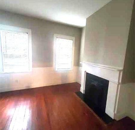 2nd image of 114 W Henry St #A