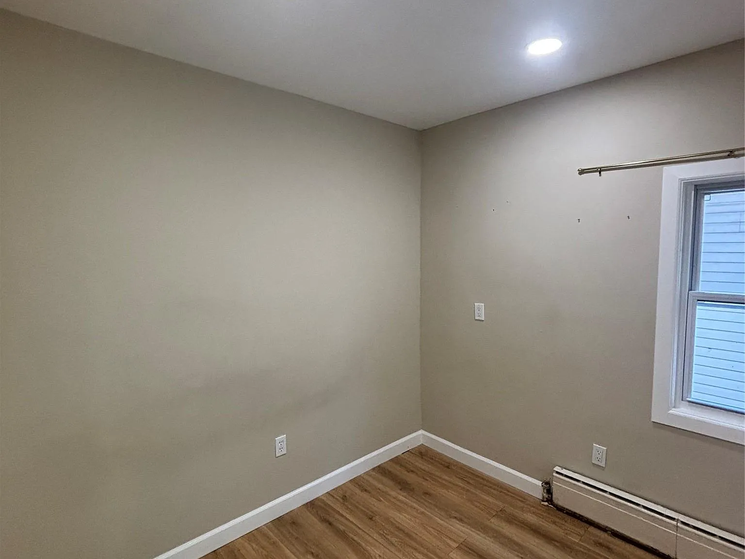 2 bed, 1.0 bath, 560 sqft, $3,000 — Photo 4