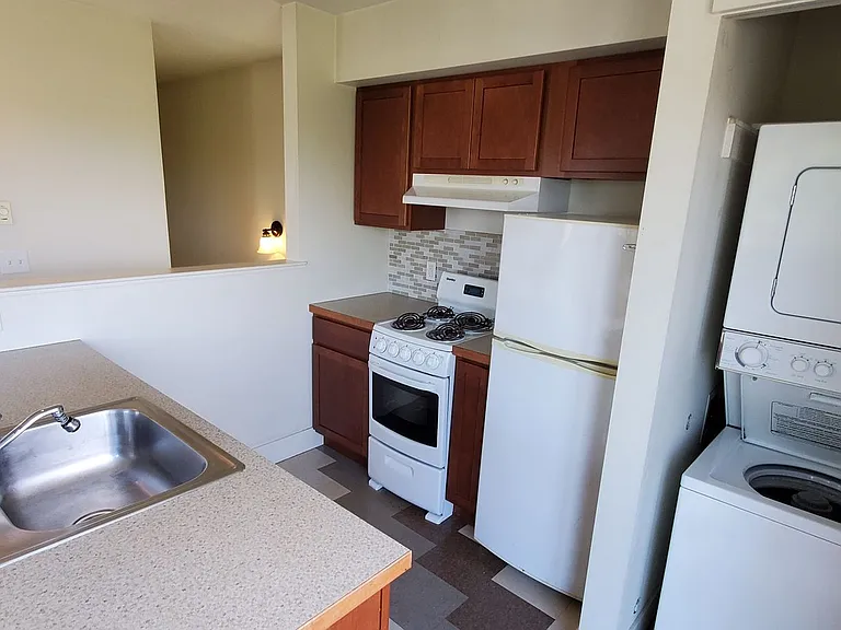 1107 High St — Photo 3