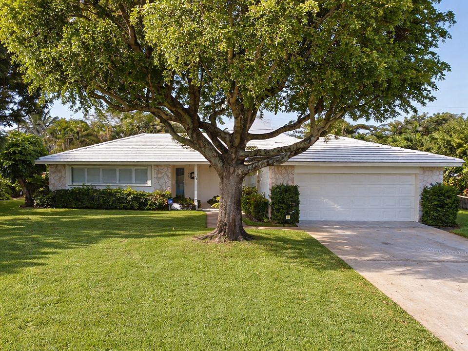 2nd image of 1416 S Lake Ct
