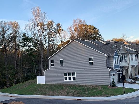 2nd image of 372 E Porthaven Way