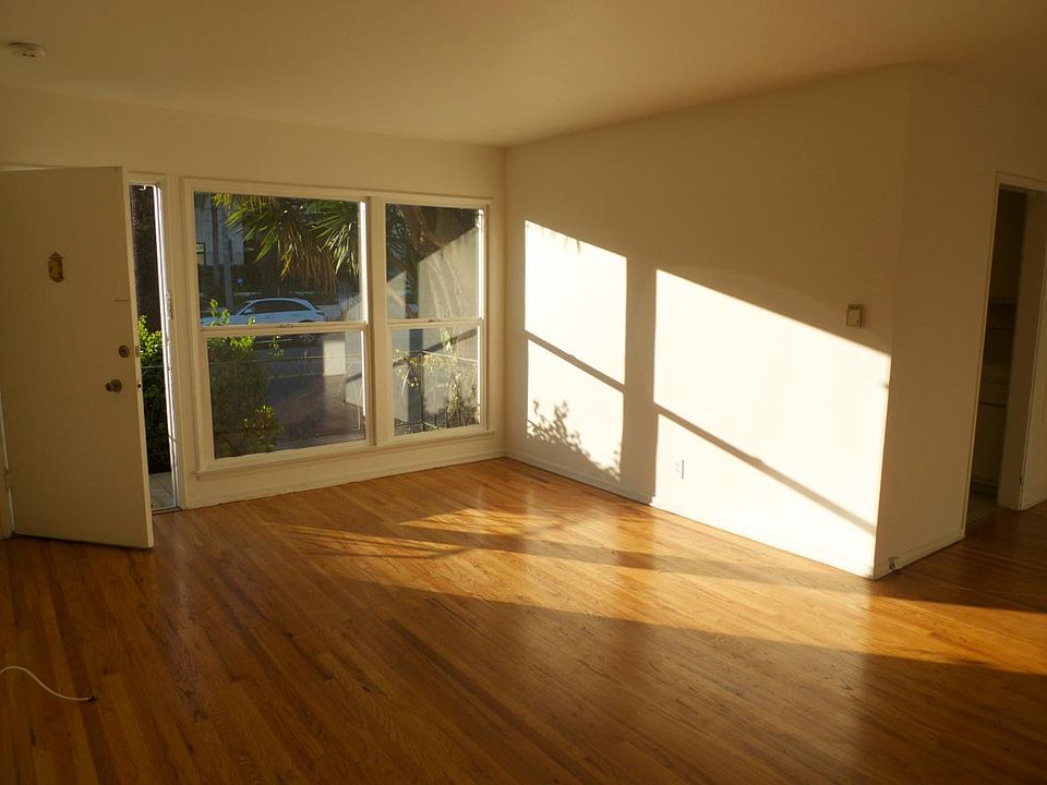 1st image of 408 N Doheny Dr APT 1
