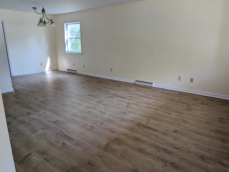 712-714 Berkshire Ln — Photo 2