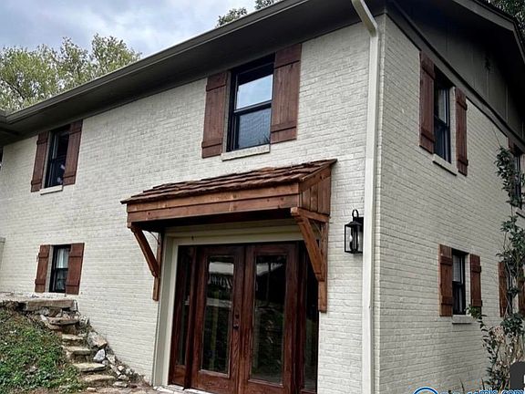 3rd image of 4905 Lee St