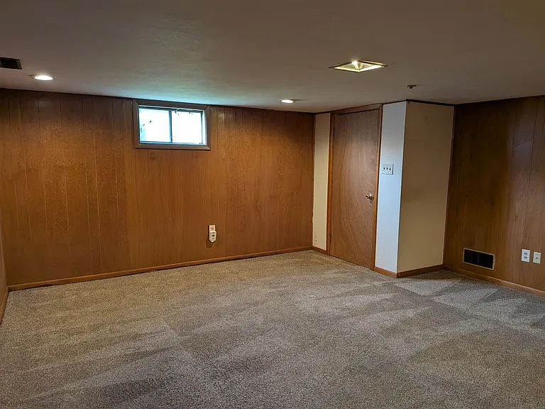 805 S Fairview Rd — Photo 14