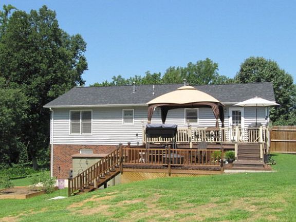 2nd image of 1621 McFarland Dr