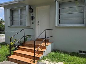 57 Esplanade Dr