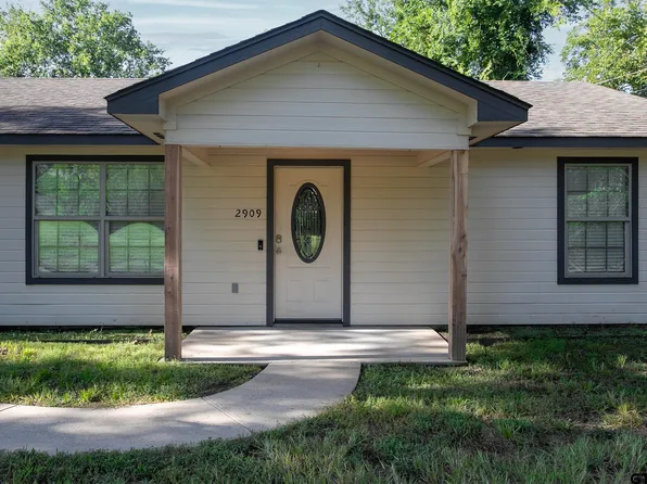 2909 W Gay Ave, Gladewater, TX 75647