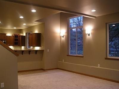 5th image of 827 N Shore Dr