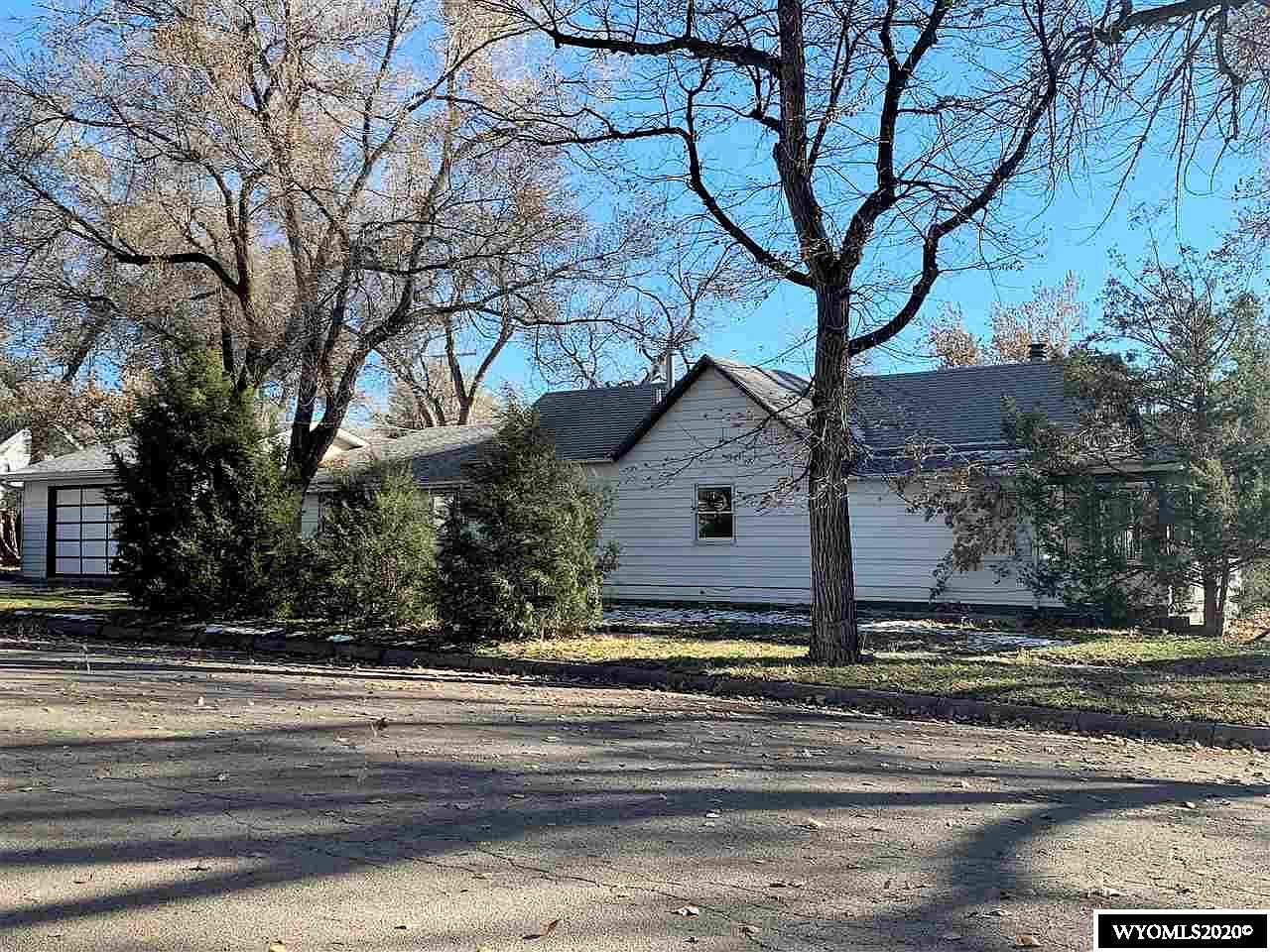 401 S 5th St Douglas Wy 82633 Mls 20204800 Zillow