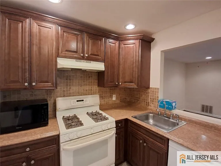 1209 Harbor Club Dr — Photo 4