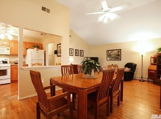 309 Myrtle Ave, West islip, NY 11795