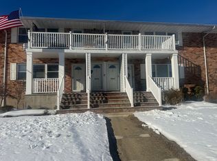 54 Ralph Ave #54, Babylon, NY 11702