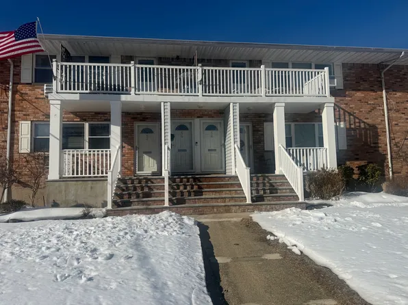 54 Ralph Ave #54, Babylon, NY 11702