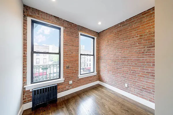 Rented by Douglas Elliman | media 24