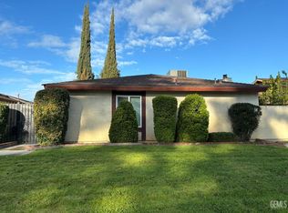 6113 Wilson Rd, Bakersfield, CA 93309