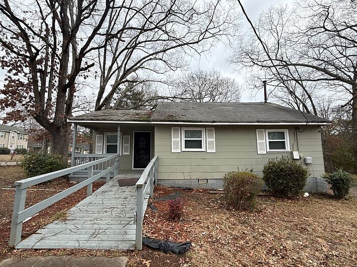 1st image of 3131 Seymour Dr