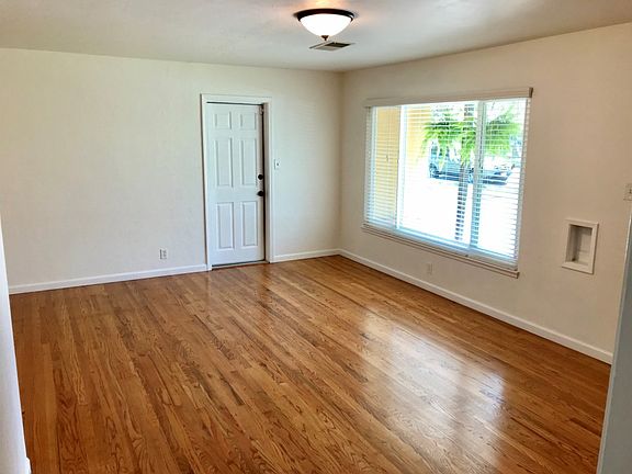 5th image of 922 Amelia Ave