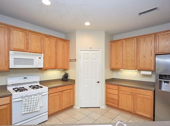 5th image of 11762 Desert Glen St