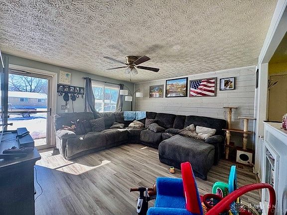 3rd image of 6529 Larcomb Dr