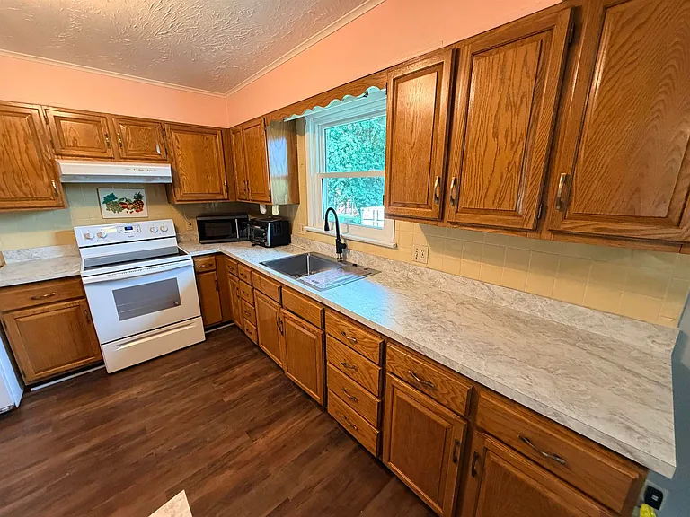 5950 Rawley Pike — Photo 7