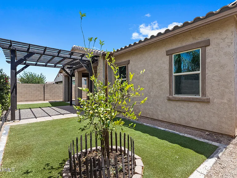 10218 E Bergeron Ave — Photo 40
