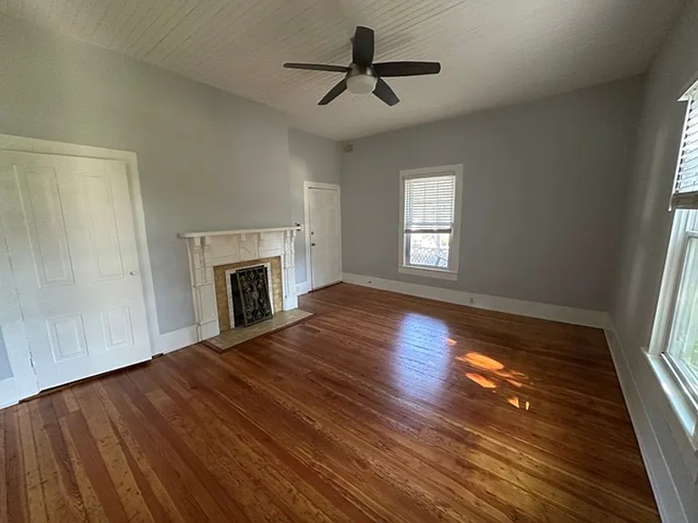 918 Franklin St #2 — Photo 6
