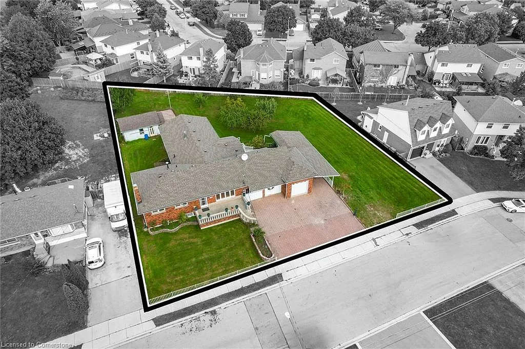 171 Britannia Ave photo 1