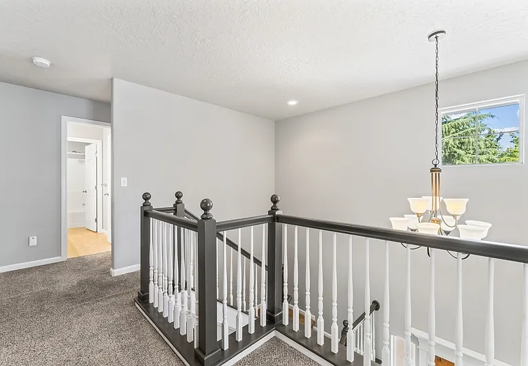 552 E Whitney Ct — Photo 28
