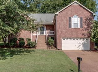 7925 Amber Hills Ln, Nashville, TN 37221