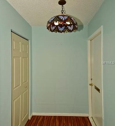 3rd image of 1521 Danbury Dr