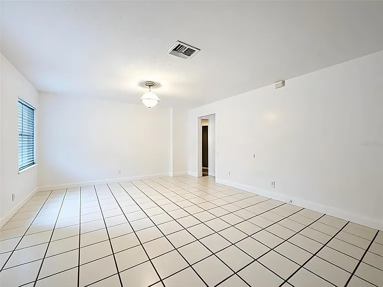 272 Florida Pkwy — Photo 9