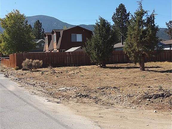 3rd image of 2198 6th Ln