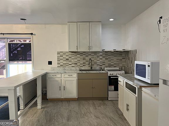 3rd image of 3600 Chestnut Meadows Dr #B