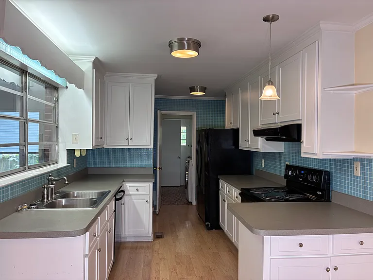 3649 Pine View Cir — Photo 3