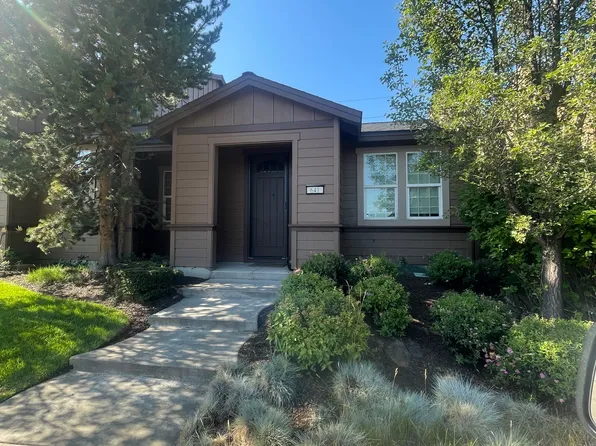 641 SW Peak View Pl, Bend, OR 97702