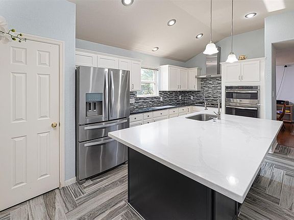5th image of 17802 Dove Pass Ct