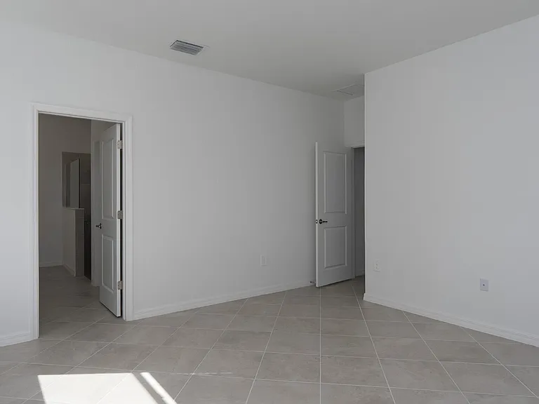 11470 Burgundy Dr — Photo 38