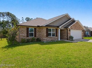 35 Whisperwood Ln, Ocean Springs, MS 39564
