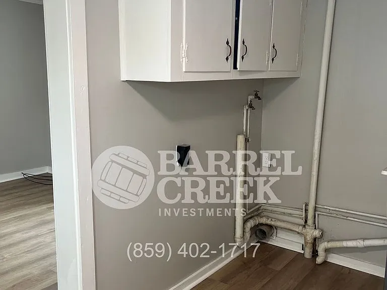 132 Nichols St — Photo 8