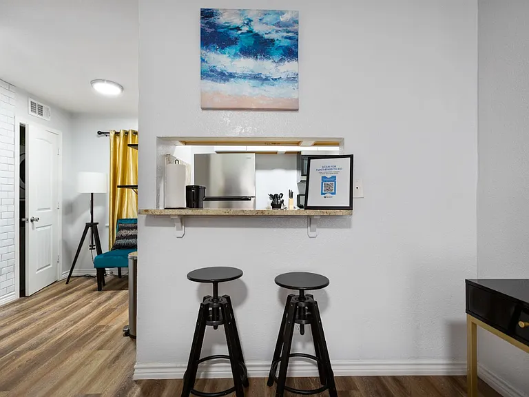 2402 Berry St #7 — Photo 9