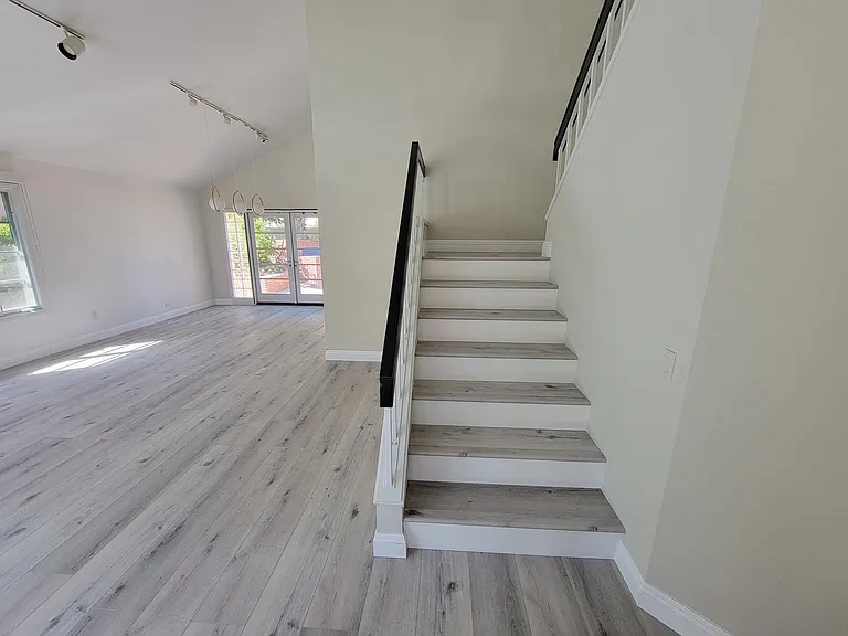 14 Wickland — Photo 2