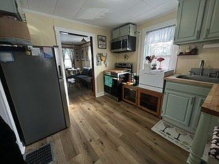 2nd image of 238 Ashland Ave