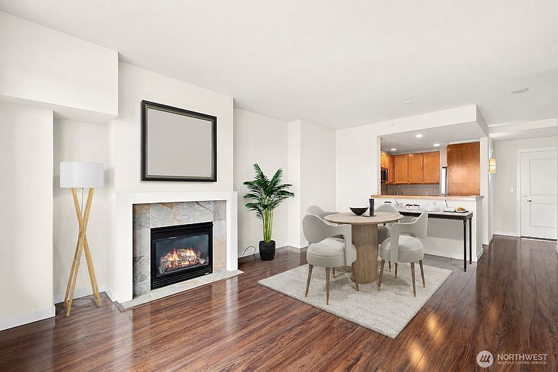 4th image of 2607 Western Avenue #452
