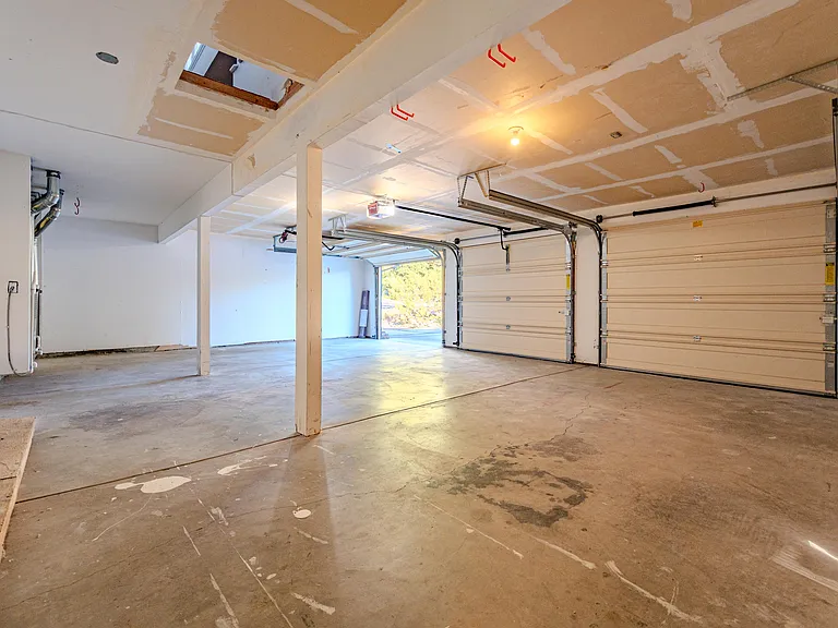 327 Clarkin Ct — Photo 35