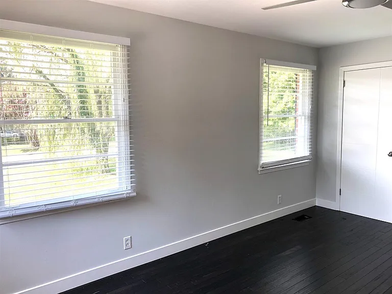 328 Rosebank Ave — Photo 10