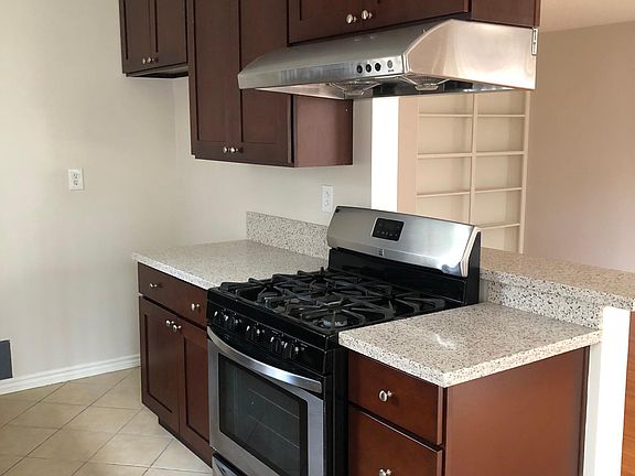 3rd image of 217 S Marguerita Ave #5