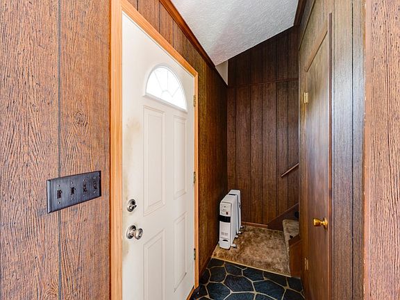 3rd image of 1013 Glasgow Ct