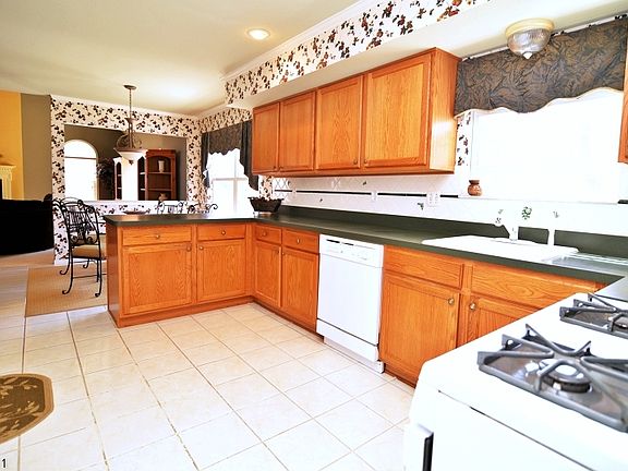5th image of 6 Liberty Woods Dr