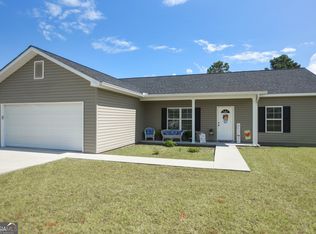 235 Southfork Dr, Baxley, GA 31513